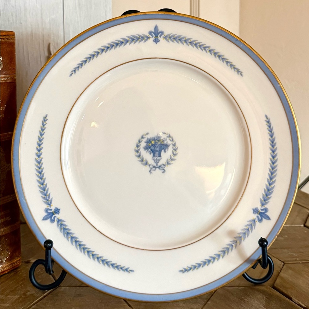 Vintage Set/2 Lamberton Ivory China, “Puritan” Dinner Plates,Fleur de Lis,10.38” - Picture 6 of 11